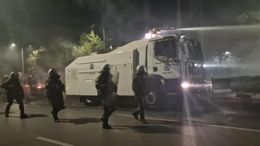 Πολυτεχνείο: Επεισόδια μετά την πορεία στη Θεσσαλονίκη - Καταστροφές στο ΑΠΘ