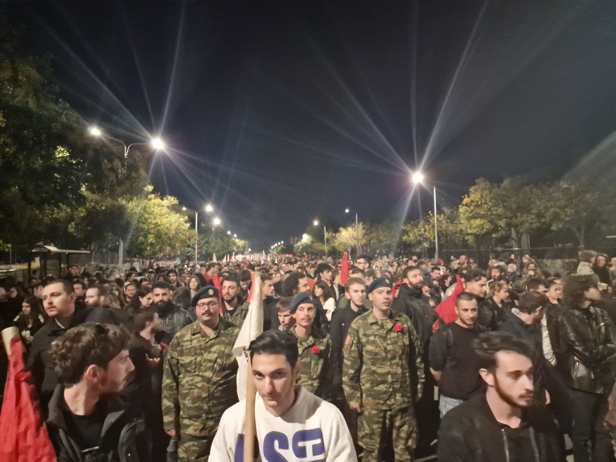 Ξεκίνησαν οι πορείες για το Πολυτεχνείο στη Θεσσαλονίκη - Βίντεο και φωτογραφίες
