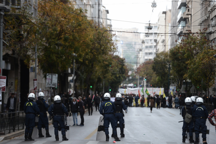 Πολυτεχνείο: Ειρηνική η πορεία στην Αθήνα - Άνοιξαν οι δρόμοι