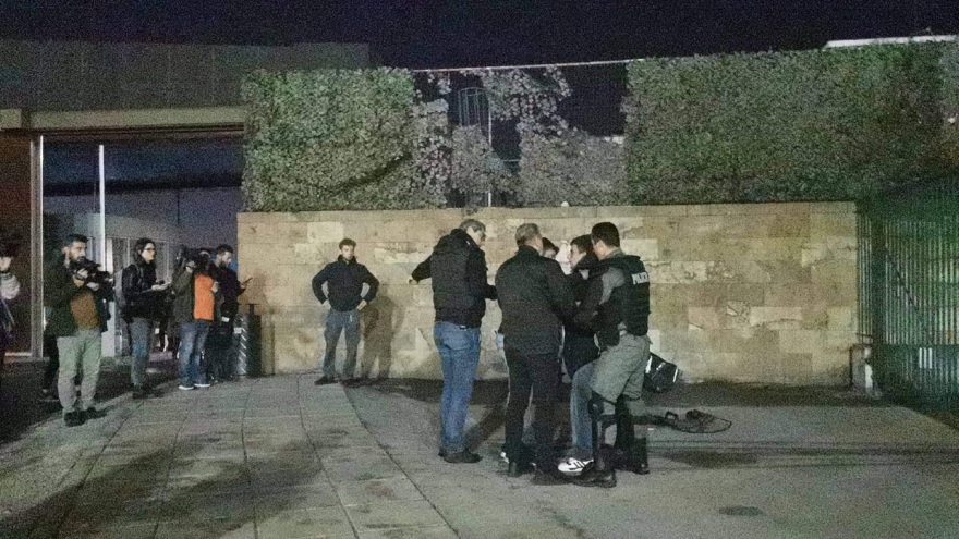 Πολυτεχνείο: Επεισόδια μετά την πορεία στη Θεσσαλονίκη - Καταστροφές στο ΑΠΘ