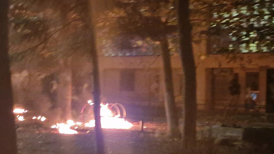 Πολυτεχνείο: Επεισόδια μετά την πορεία στη Θεσσαλονίκη - Καταστροφές στο ΑΠΘ