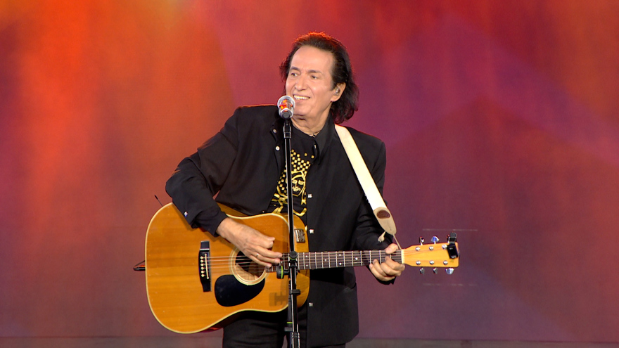 Σπίτι με το MEGA: Η εκπομπή υποδέχεται τον Πασχάλη