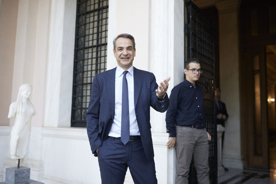 DuoDay σήμερα για τον Μητσοτάκη  - Ο Γιώργος τον περίμενε στο Μαξίμου και δούλεψαν μαζί