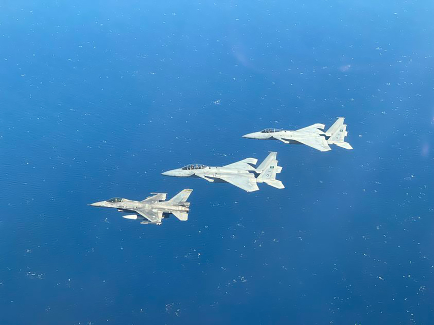 Πολεμική Αεροπορία:  Ο αρχηγός ΓΕΑ πέταξε με μαχητικό από την 115ΠΜ στη Σούδα