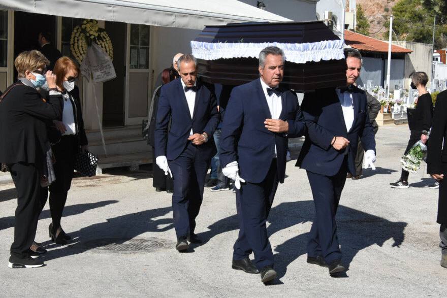 Μίνα Αδαμάκη: Αυτή την ώρα το τελευταίο «αντίο» στην ηθοποιό