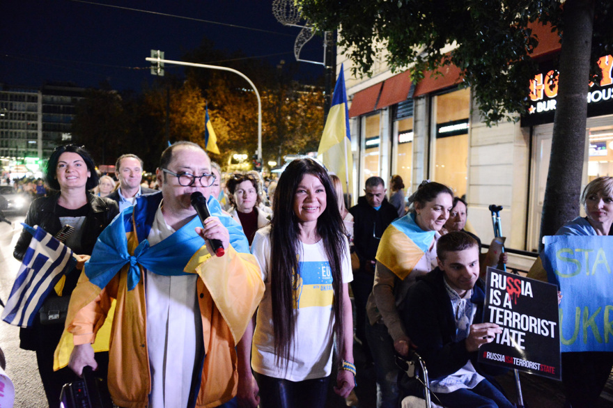 Ρουσλάνα: Στην αντιπολεμική συγκέντρωση Ουκρανών στην πλατεία Συντάγματος η τραγουδίστρια