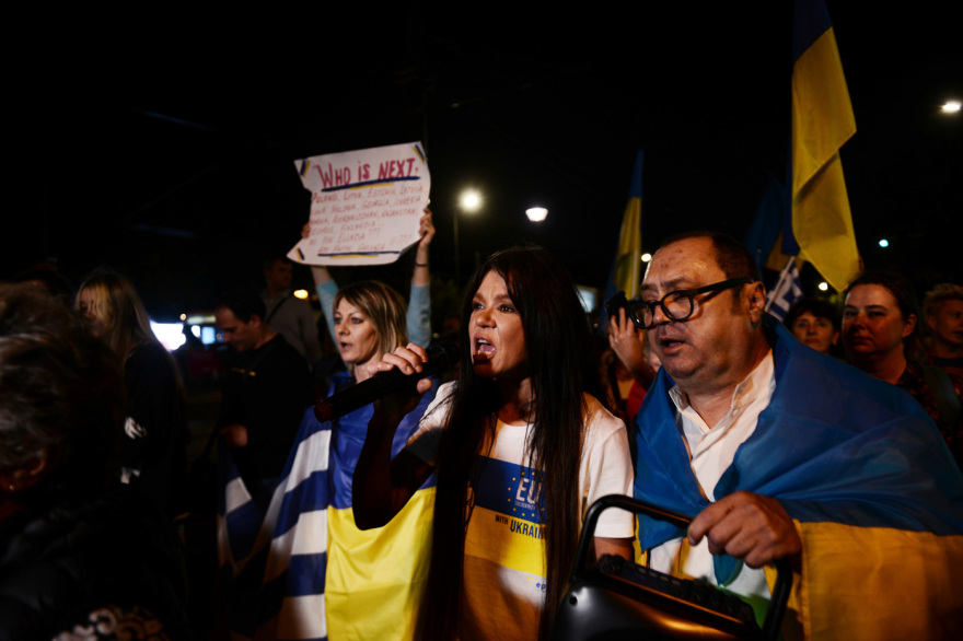 Ρουσλάνα: Στην αντιπολεμική συγκέντρωση Ουκρανών στην πλατεία Συντάγματος η τραγουδίστρια