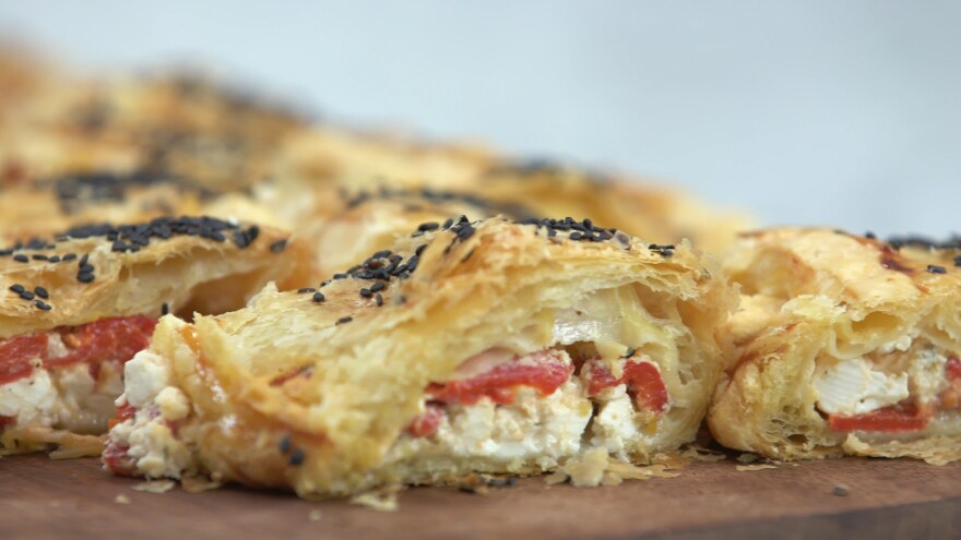 Kitchen Lab: Ο Άκης Πετρετζίκης παρουσιάζει πρωτότυπα πιάτα για τα χειμερινά τραπέζια 