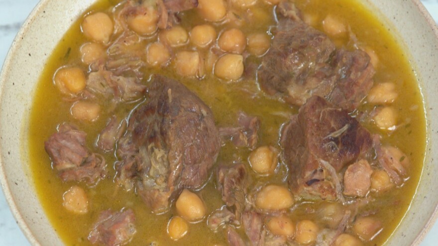 Kitchen Lab: Ο Άκης Πετρετζίκης παρουσιάζει πρωτότυπα πιάτα για τα χειμερινά τραπέζια 