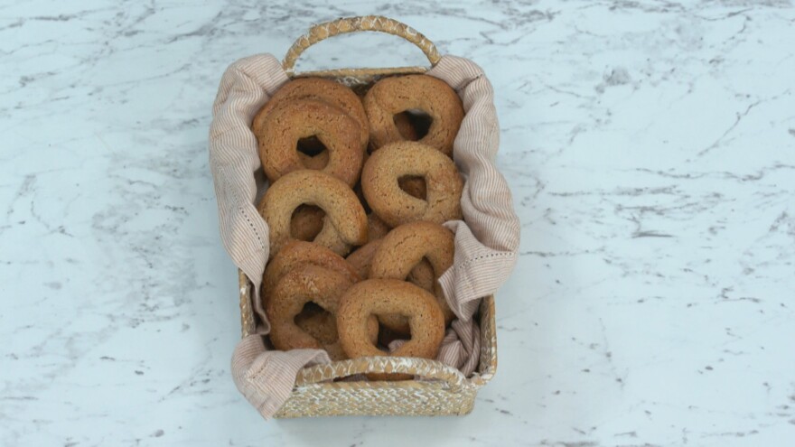 Kitchen Lab: Ο Άκης Πετρετζίκης παρουσιάζει πρωτότυπα πιάτα για τα χειμερινά τραπέζια 