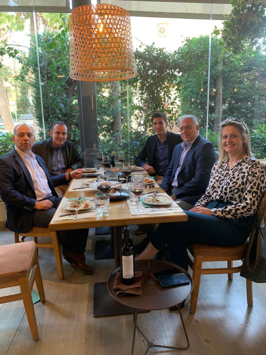 Λευκάδα: Αστυνομικοί έσβησαν τούρτα σε παιδί που η μητέρα του ήταν θύμα ενδοοικογενειακής βίας