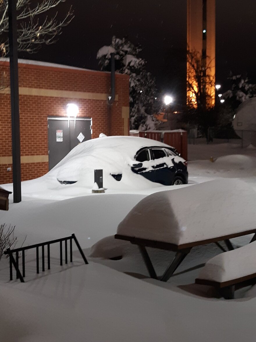 Χιόνι που φτάνει τα δύο μέτρα «έθαψε» την Πολιτεία της Νέας Υόρκης