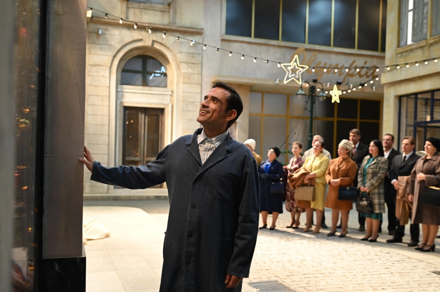 Παράδεισος των κυριών: Στολίστηκε για τα Χριστούγεννα