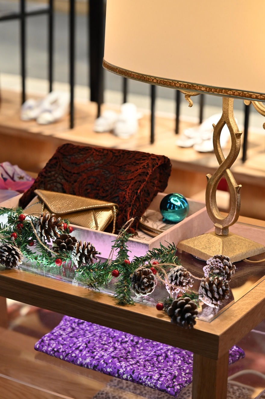 Παράδεισος των κυριών: Στολίστηκε για τα Χριστούγεννα