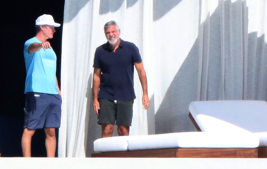 Τζορτζ Κλούνεϊ και Ραντ Γκέρμπερ απολαμβάνουν τις διακοπές τους χωρίς τις γυναίκες τους