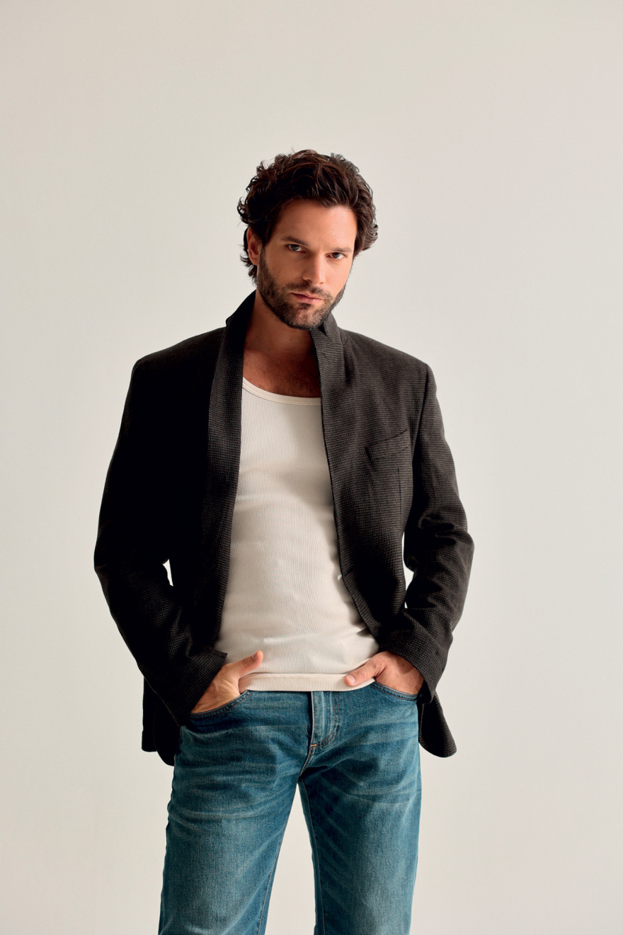 Νικόλας Μπράβος: Πιασ’ τον αν μπορείς