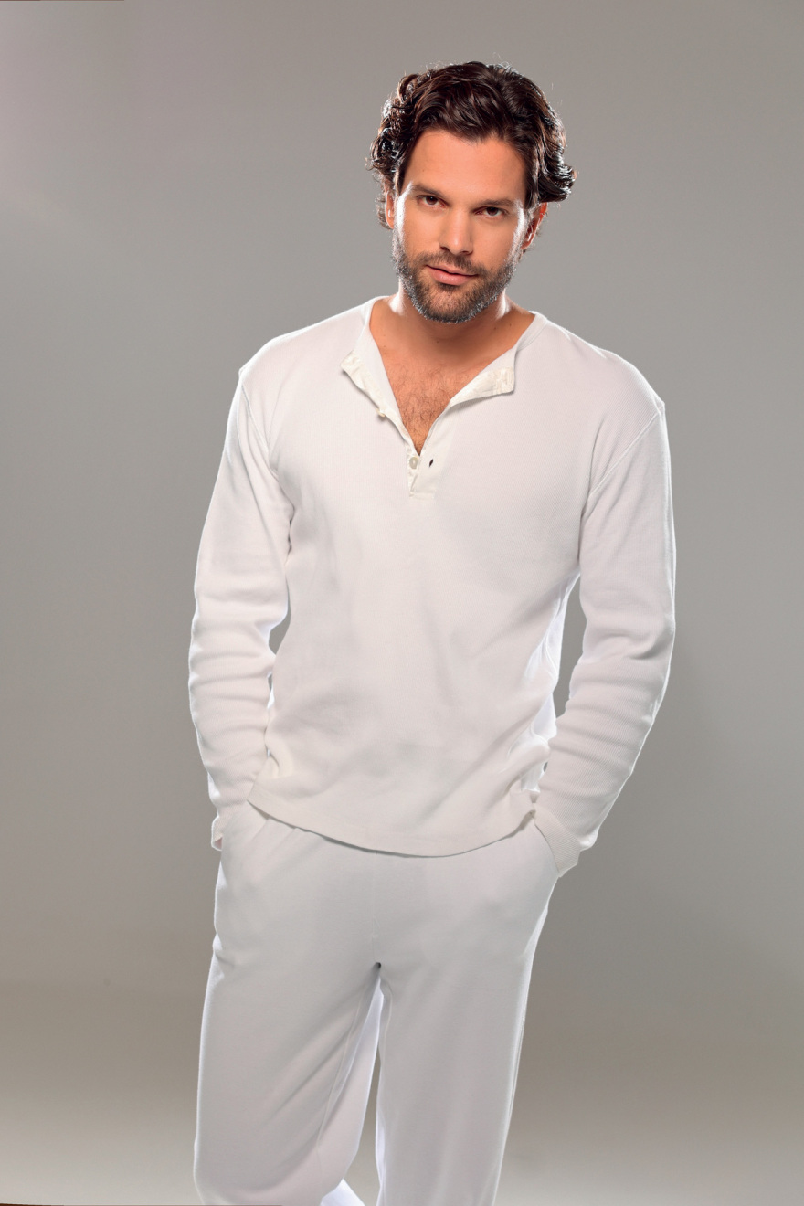 Νικόλας Μπράβος: Πιασ’ τον αν μπορείς