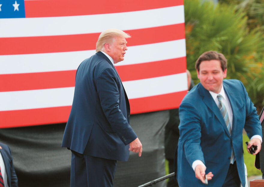 Ρον Ντε Σάντις: Το νέο αστέρι των Ρεπουμπλικάνων είναι ένας... Τραμπ χωρίς πορτοκαλί μαλλιά 