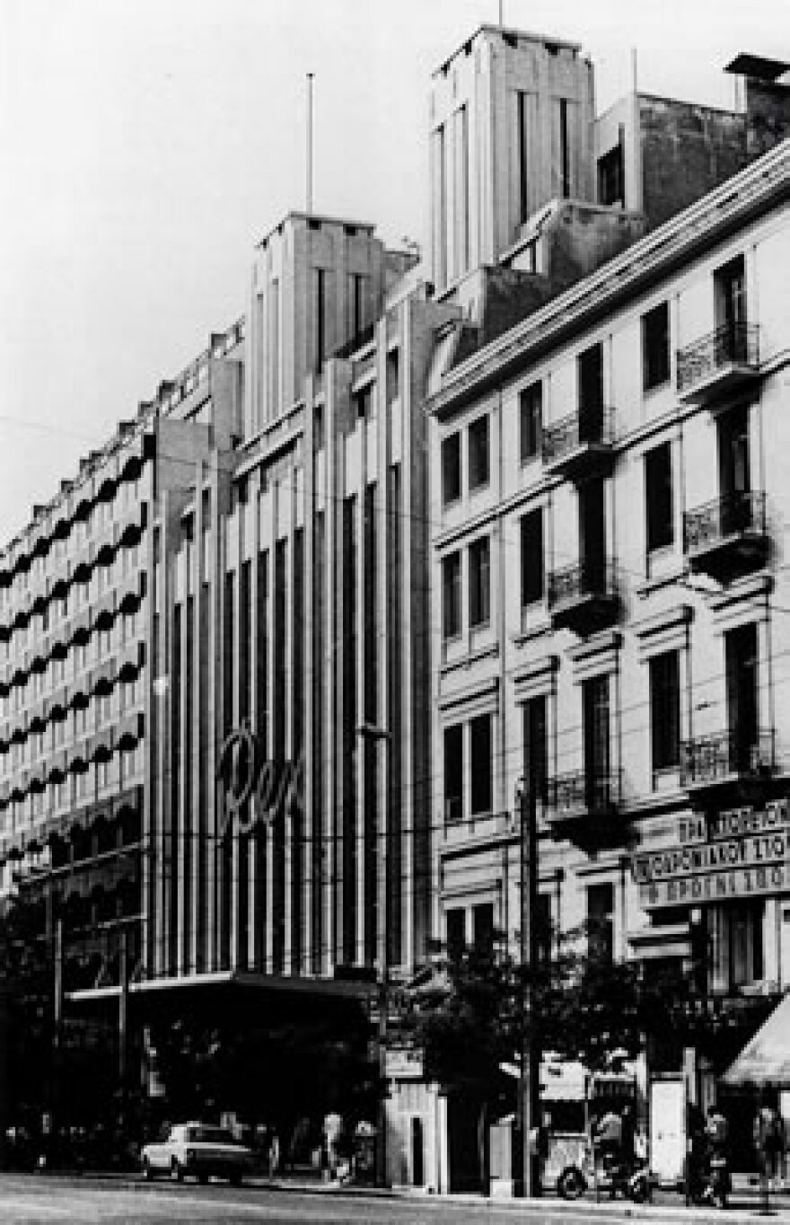 «Rex»: Η ιστορία του θρυλικού κτιρίου που έφερε τη Νέα Υόρκη στην Αθήνα - Δείτε φωτογραφίες