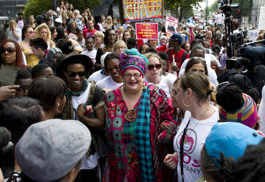 Βρετανία: Το σκάνδαλο που θυμίζει «Κιβωτό του Κόσμου» με βία, σεξουαλική κακοποίηση και εκμετάλλευση παιδιών