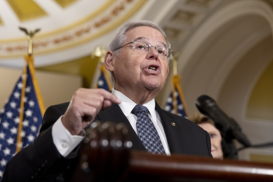 Ελληνοτουρκικά: Ο Μενέντεζ κρατά τα κλειδιά για τα F-16 του Ερντογάν