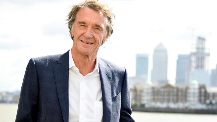 Ζara, Apple, Έλον Μασκ και Μπέκαμ στην «ουρά» για να αγοράσουν την Γιουνάιτεντ