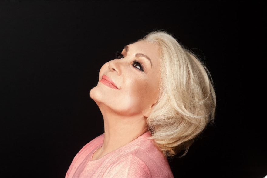 H Μαρινέλλα στο Christmas Theater