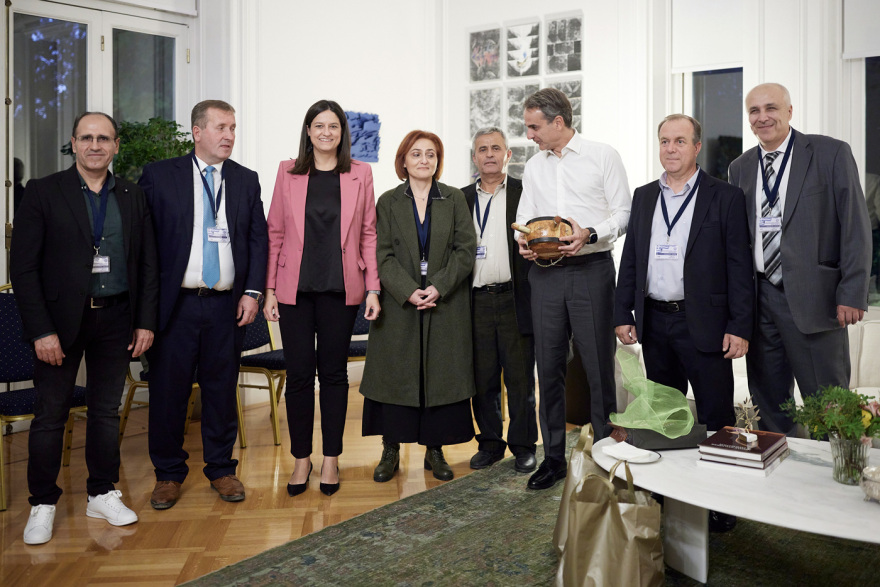 Συνάντηση Μητσοτάκη με μειονοτικούς μαθητές της Ροδόπης: Μίλησαν για τη σχολική ζωή και το... Μουντιάλ