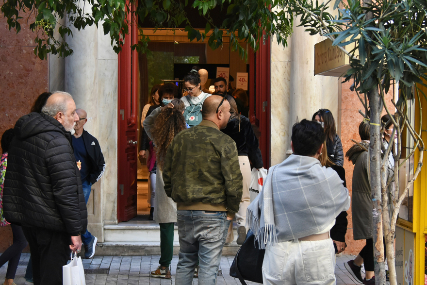 Black Friday: Oυρές έξω από τα εμπορικά - Τι «κυνηγούν» φέτος οι καταναλωτές