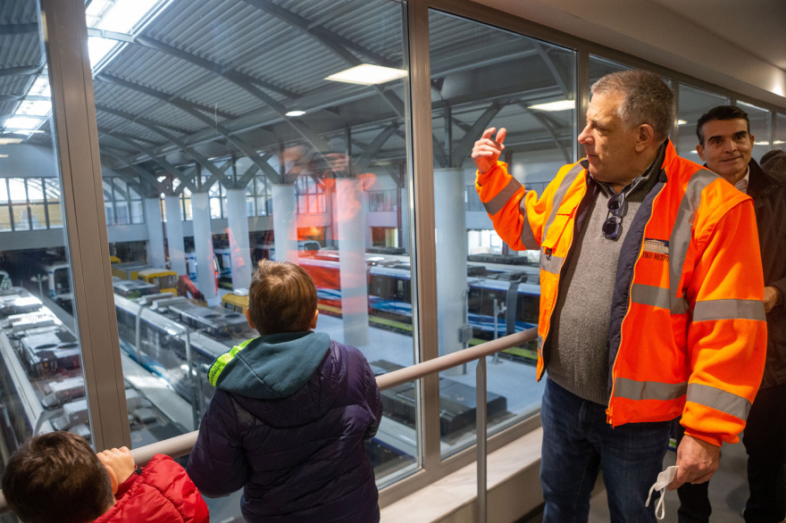 Μετρό Θεσσαλονίκης: Ενθουσιασμός και μεγάλες ουρές - Φωτογραφίες 