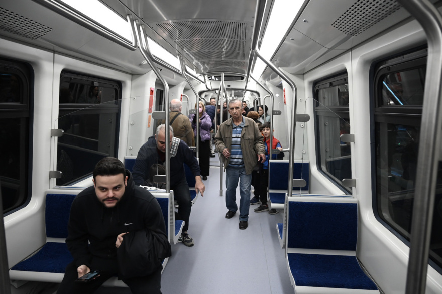 Μετρό Θεσσαλονίκης: Ενθουσιασμός και μεγάλες ουρές - Φωτογραφίες 