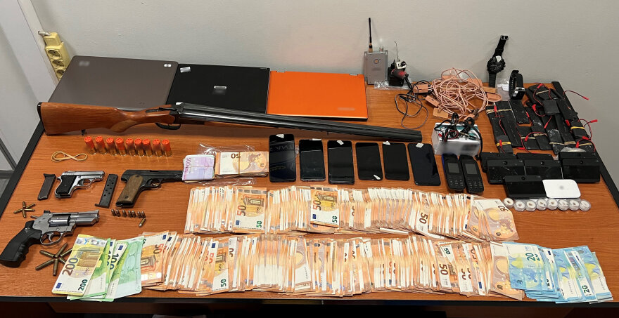 Συμμορία έβγαζε άδειες οδήγησης με ταρίφα 2.000 ευρώ σε οδηγούς που θα κόβονταν