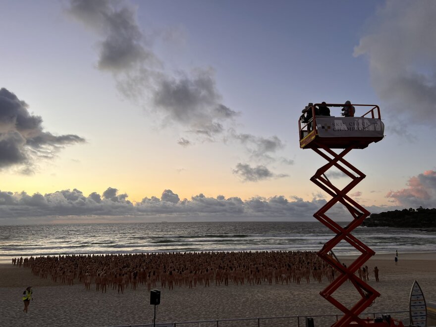 Αυστραλία: Περίπου 2.500 άνθρωποι πόζαραν γυμνοί για τον καρκίνο του δέρματος
