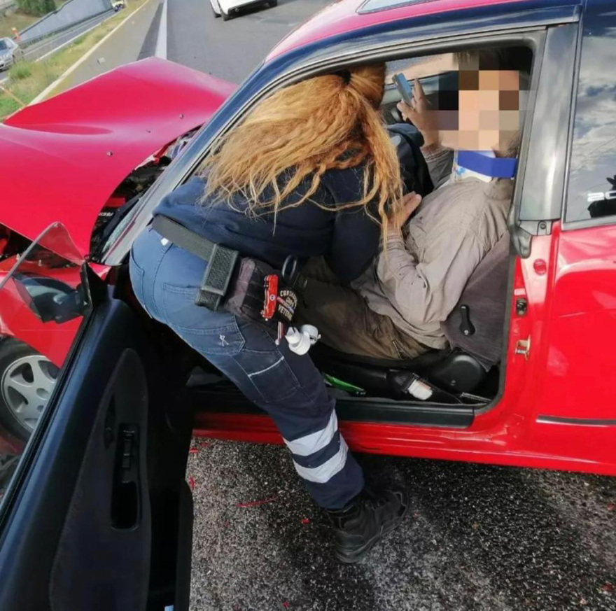 Εθνικό Οδός: Στο αντίθετο ρεύμα στην έξοδο της Μάνδρας μπήκε 84χρονη και έπεσε σε ΙΧ