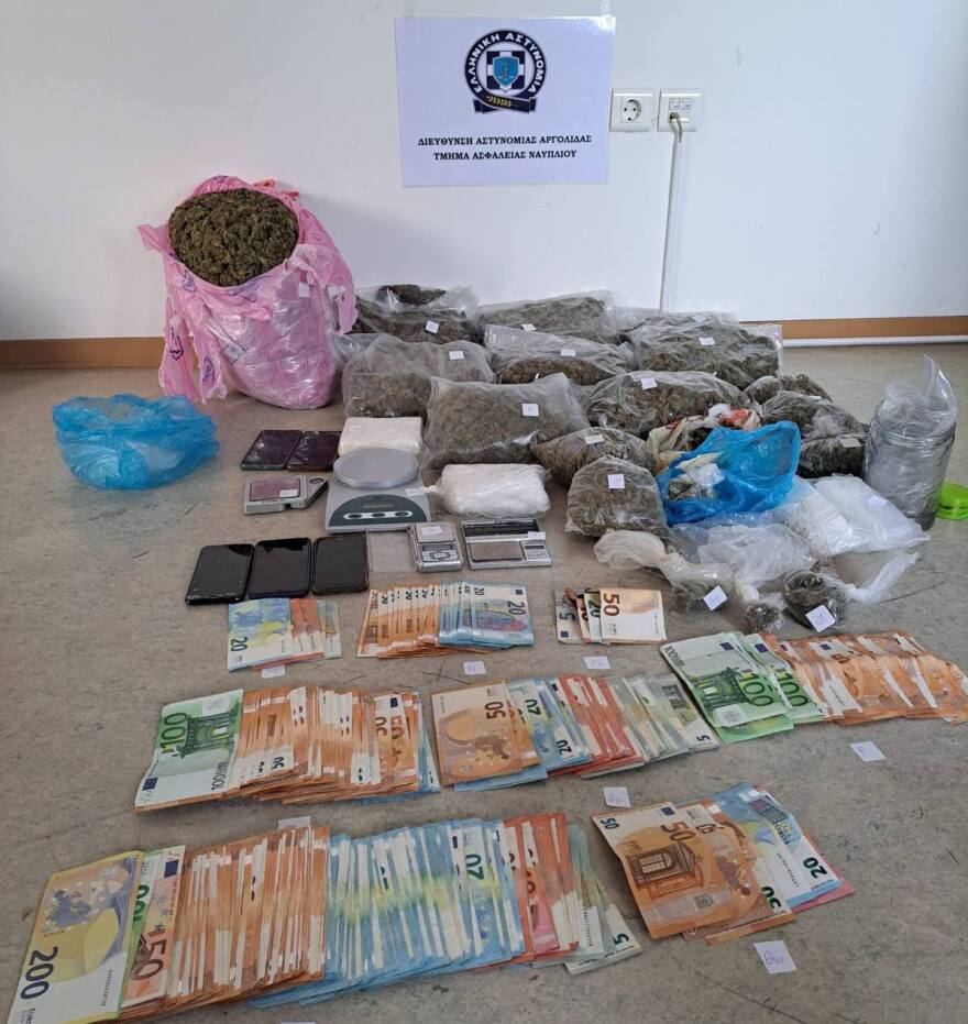Σπείρα διακινούσε κοκαΐνη και κάνναβη σε Αθήνα, Ναύπλιο, Σαντορίνη - Εννέα συλλήψεις