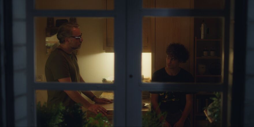 Maestro: Ο Ορέστης δεν μπορεί πλέον να αντισταθεί στον έρωτά του για την Κλέλια