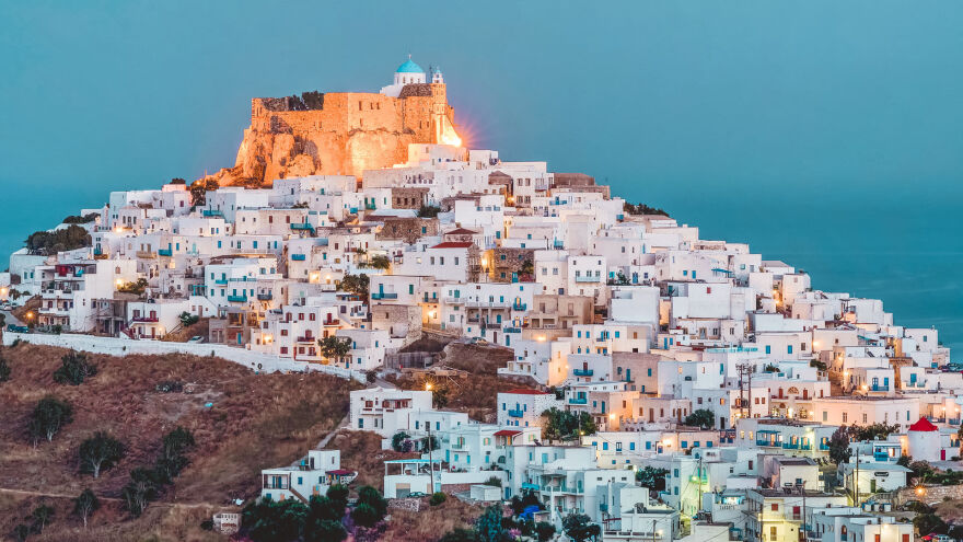 H Αστυπάλαια στα 50 μυστικά νησιά της Ευρώπης για τους Γάλλους