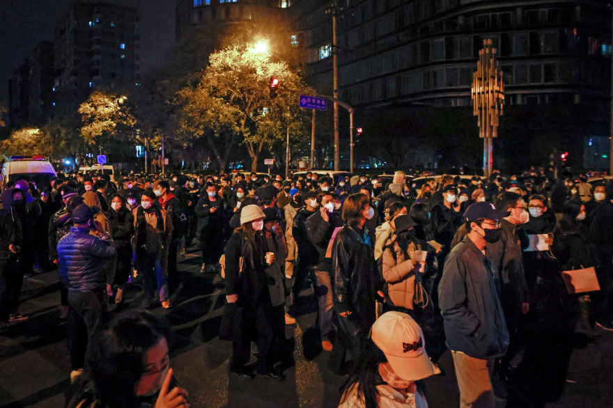 Κίνα: Το Πεκίνο επιστρατεύει sex bots για να «σβήσει» τις μαζικές αντικυβερνητικές διαδηλώσεις