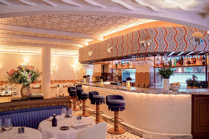 Γιάννης Κιόρογλου και Αννα Αντρες: O σταρ σεφ και η Μις Oυκρανία μυούν το Παρίσι στην ελληνική κουζίνα