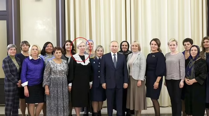 Ρωσία: «Στημένη» η συνάντηση Πούτιν με «μητέρες εφέδρων» - «Ηθοποιοί και μέλη φιλοπουτινικών οργανώσεων ανάμεσά τους» 