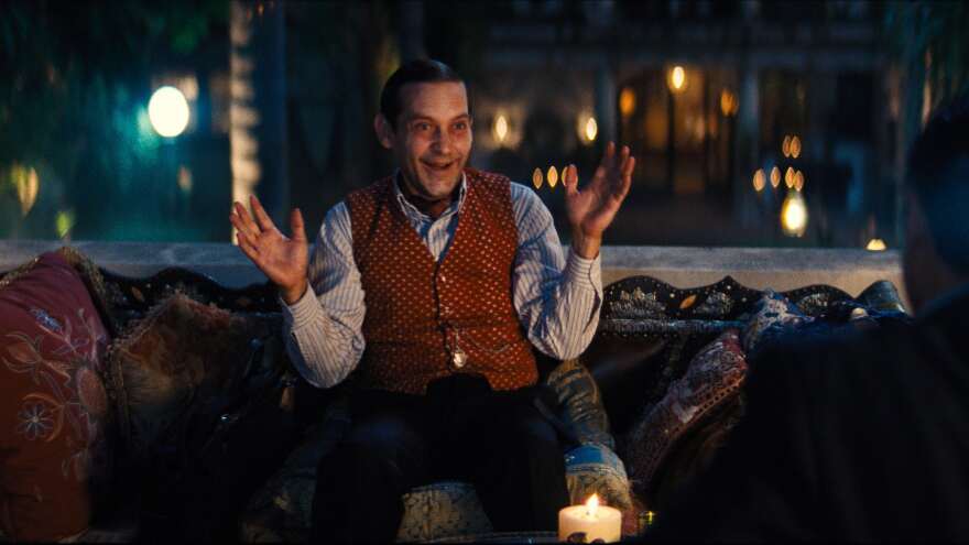 Μπραντ Πιτ για το φιλί με τη Μάργκοτ Ρόμπι στο «Babylon»: «Πότε ξανά θα είχα τέτοια ευκαιρία;»