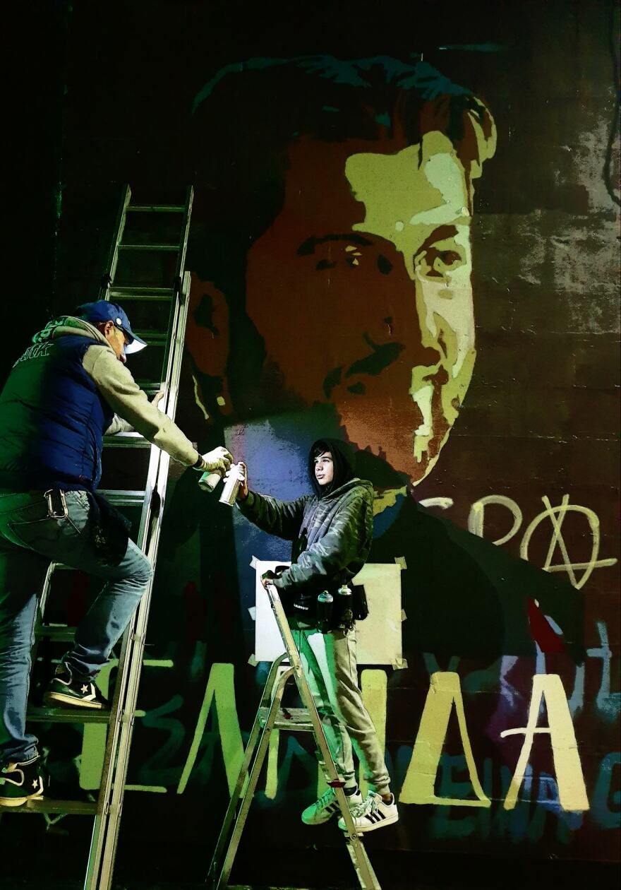 Κιβωτός του Κόσμου: Όταν καλλιτέχνης είχε κάνει στο Μεσολόγγι γκράφιτι με τη μορφή του πατέρα Αντώνιου