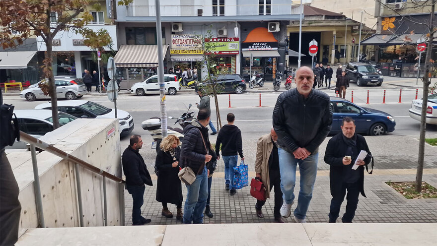 Θεσσαλονίκη: Έκλεψαν 1.500 ευρώ από την τσάντα της 21χρονης όσο ήταν αιμόφυρτη