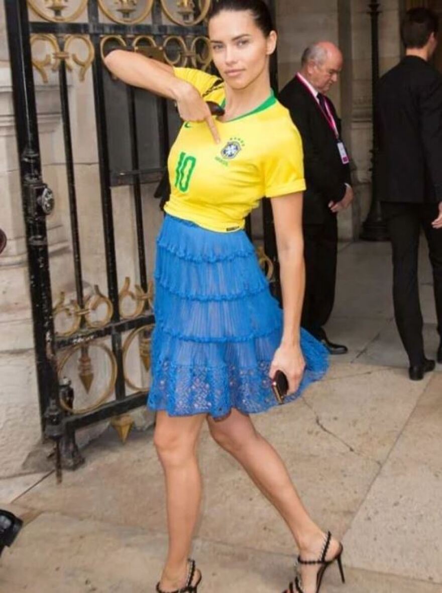 Αντριάνα Λίμα: Η «μούσα» του Μουντιάλ της Βραζιλίας, αγνώριστη στα γήπεδα του Κατάρ! 