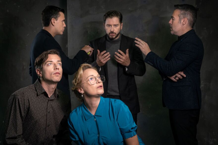 Αλέξανδρος Μπουρδούμης: Ο πρωταγωνιστικός ρόλος στο έργο «Photograph 51» και η θεατρική συνύπαρξη με τη Λένα Δροσάκη