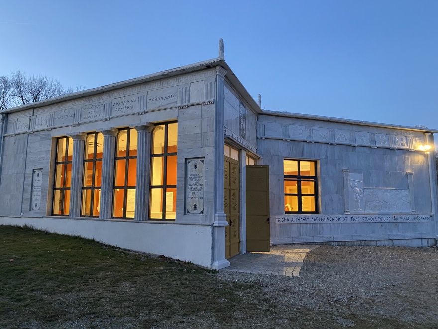 Κονέκτικατ ΗΠΑ: Πανεπιστήμιο δημιούργησε αντίγραφο ανοιχτού αρχαίου θεάτρου και μουσείο για την αρχαία Σπάρτη