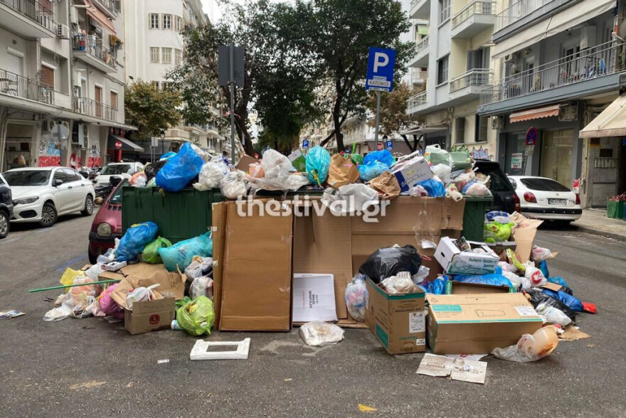 Θεσσαλονίκη: «Βουνά» τα σκουπίδι από την αποχή των εργαζομένων στην καθαριότητα