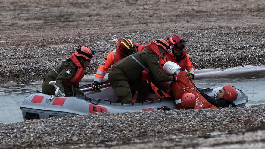 Εντυπωσιακές φωτογραφίες από άσκηση αντιμετώπισης φυσικών καταστροφών στον Ασπρόπυργο