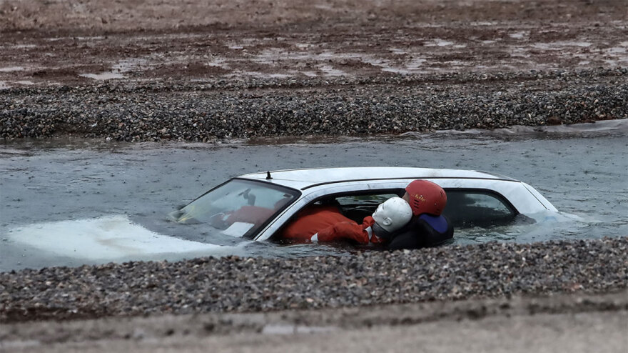 Εντυπωσιακές φωτογραφίες από άσκηση αντιμετώπισης φυσικών καταστροφών στον Ασπρόπυργο