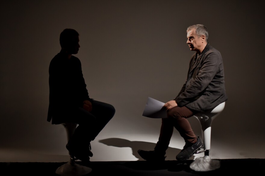 Πρωταγωνιστές: Συνεχίζουν να πέφτουν βροχή οι καταγγελίες για σεξουαλική κακοποίηση παιδιών